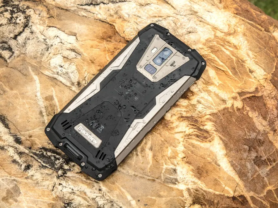 SHARP Aquos R3 e Blackview BV9700 Pro appaiono nel web