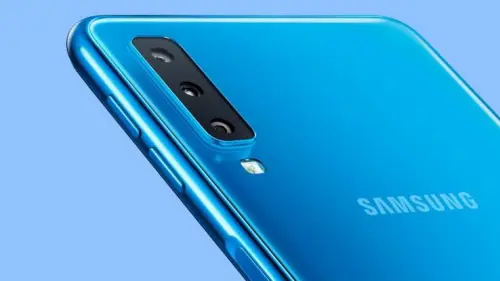 Samsung Galaxy A7 2018, smartphone con tripla fotocamera