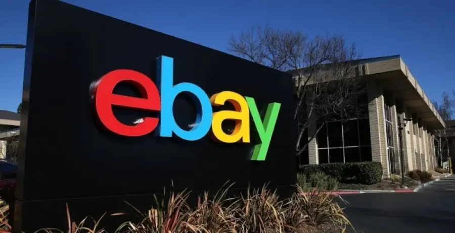 Ebay attacca Amazon denunciandolo