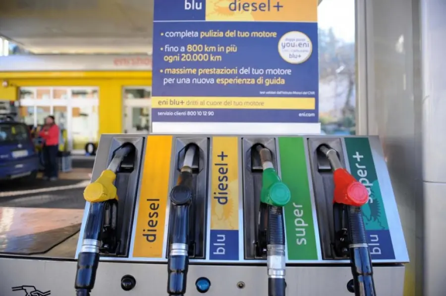 Nuovi aumenti dei carburanti Verde e Diesel